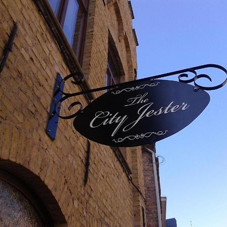 The City Jester Ieper Luaran gambar